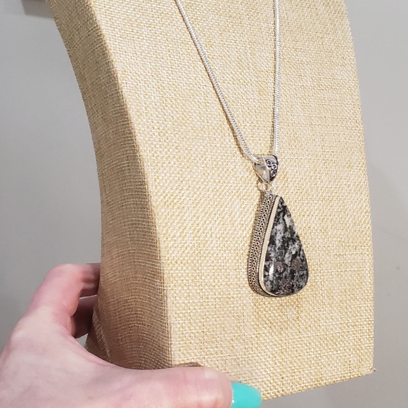 Eudialyte necklace, 925 silver eudialyte long pendant necklace - Picture 7 of 13